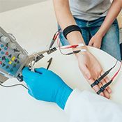 EMG (electromyography) – examination of the carpal tunnel syndrome on two limbs