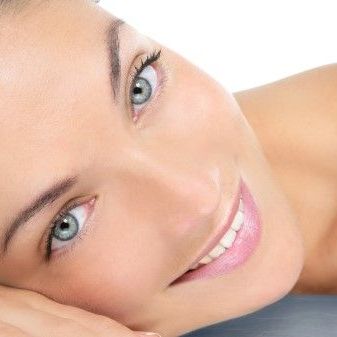 Needle mesotherapy moisturizing the eyes